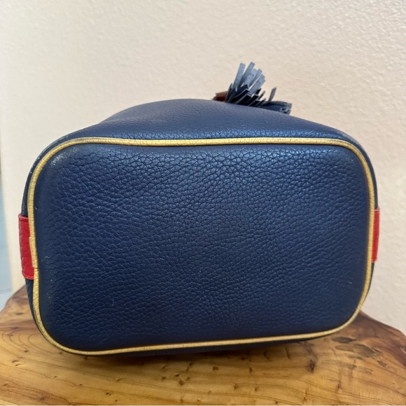 Authentic Dooney & Bourke VINTAGE Drawstring Leather Bag - Picture 6 of 16